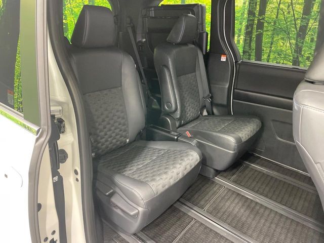 TOYOTA VOXY HYBRID 2024 Image 31