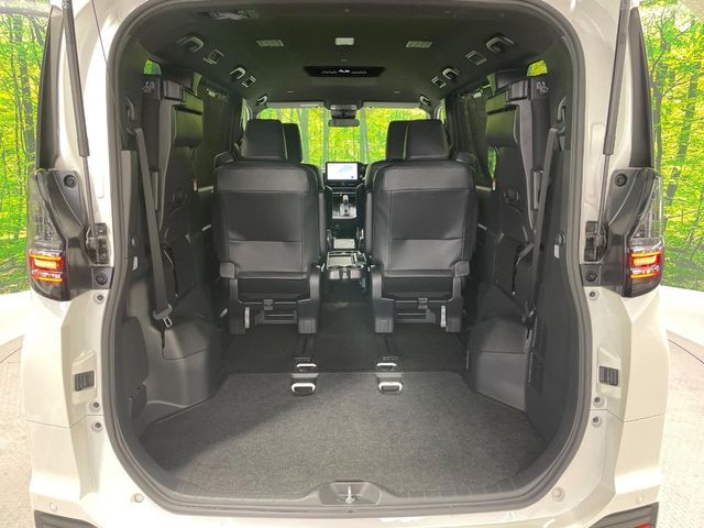 TOYOTA VOXY HYBRID 2024 Image 31