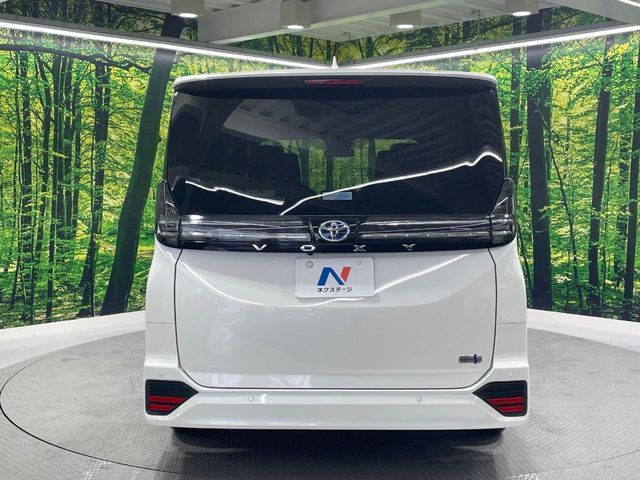 TOYOTA VOXY HYBRID 2024 Image 31