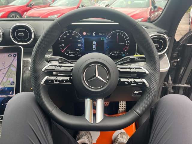 MERCEDES BENZ C CLAS 2024 Image 31