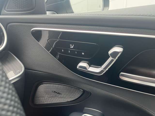 MERCEDES BENZ C CLAS 2024 Image 31