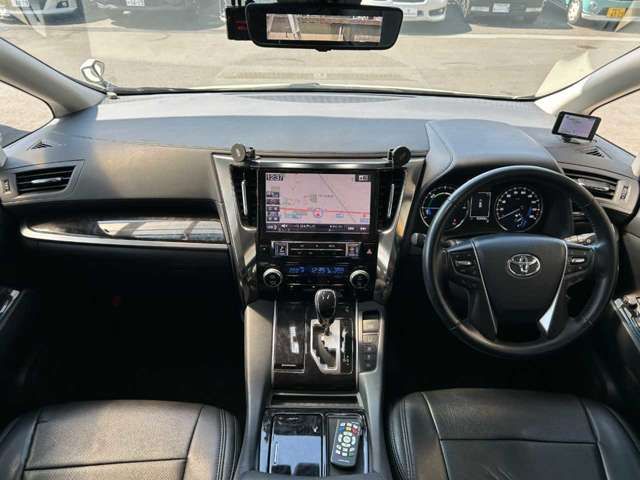 TOYOTA ALPHARD HYBRID 4WD 2018 Image 31