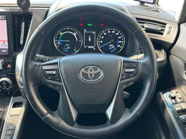 TOYOTA ALPHARD HYBRID 4WD 2018 Image 31