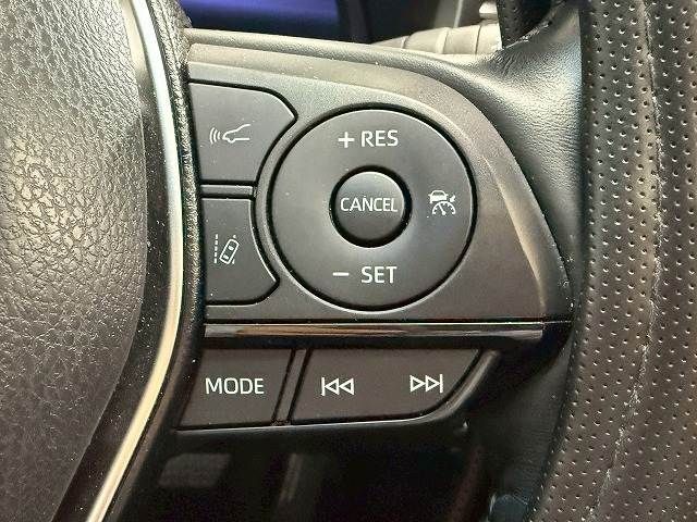 TOYOTA HARRIER HYBRID 2023 Image 31