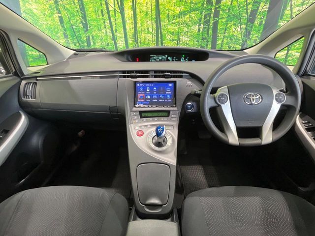 TOYOTA PRIUS 2012 Image 31
