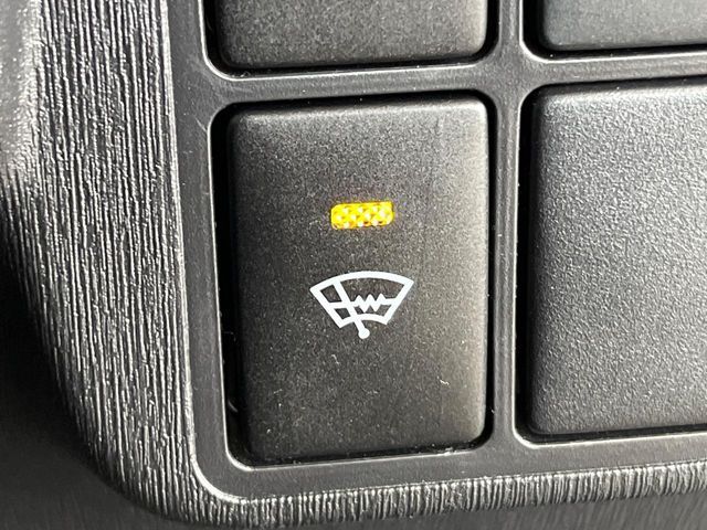 TOYOTA PRIUS 2012 Image 31