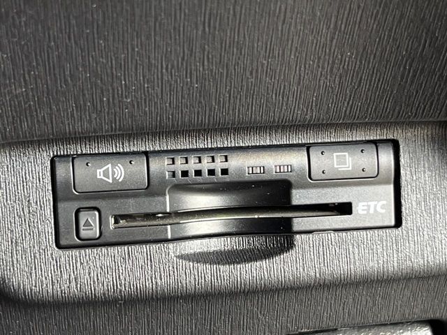 TOYOTA PRIUS 2012 Image 31