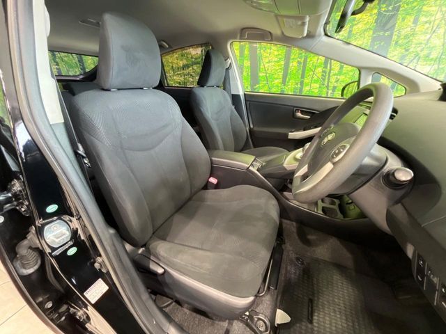 TOYOTA PRIUS 2012 Image 31