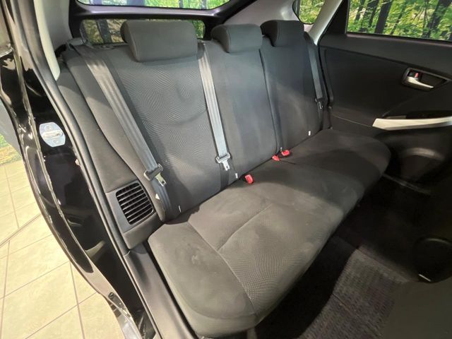 TOYOTA PRIUS 2012 Image 31