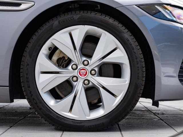 JAGUAR XESERIES 2019 Image 31