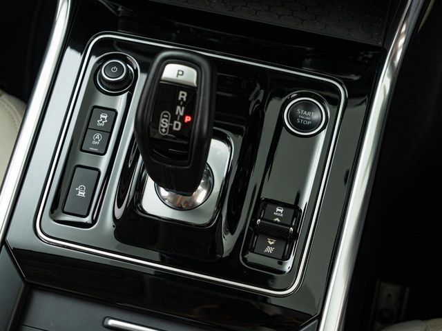 JAGUAR XESERIES 2019 Image 31