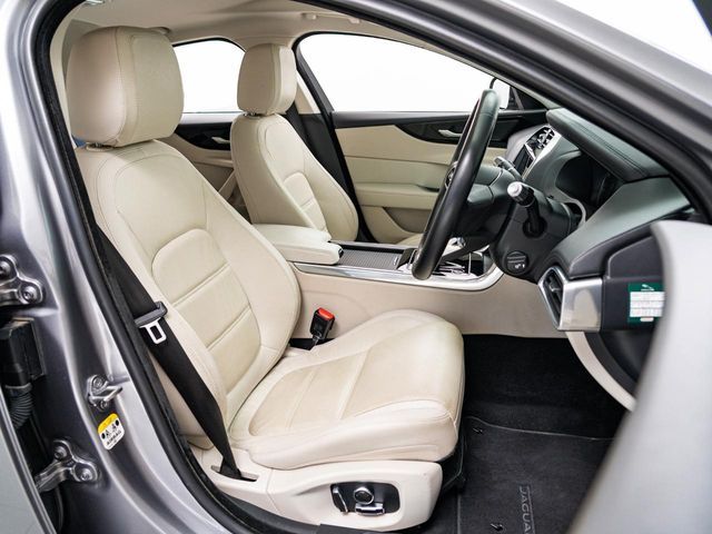 JAGUAR XESERIES 2019 Image 31