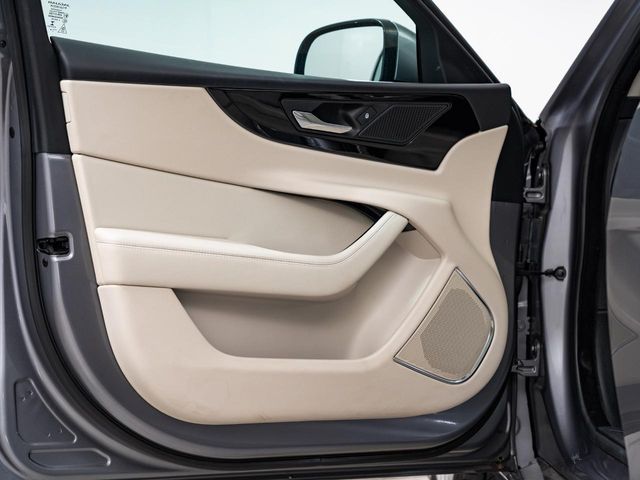 JAGUAR XESERIES 2019 Image 31