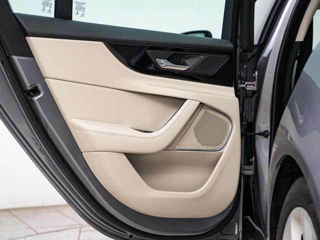 JAGUAR XESERIES 2019 Image 31