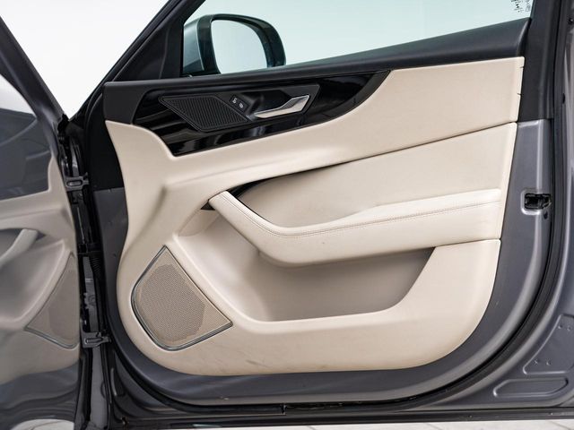 JAGUAR XESERIES 2019 Image 31