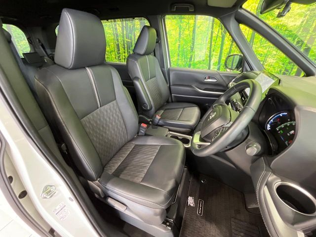 TOYOTA NOAH HYBRID 4WD 2023 Image 31