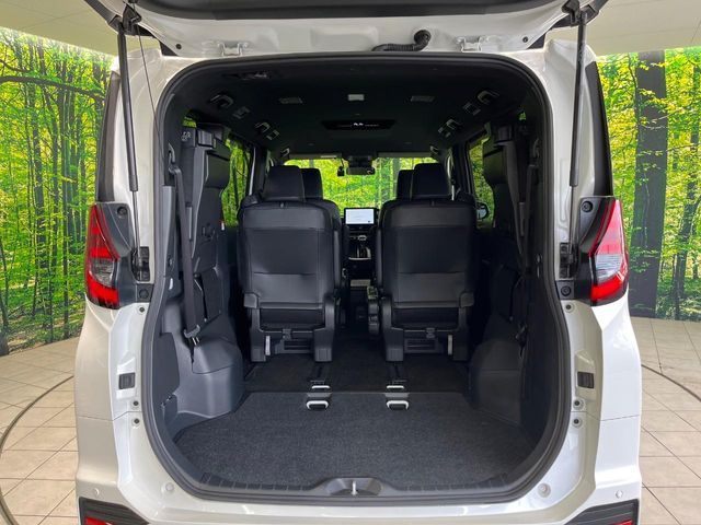 TOYOTA NOAH HYBRID 4WD 2023 Image 31