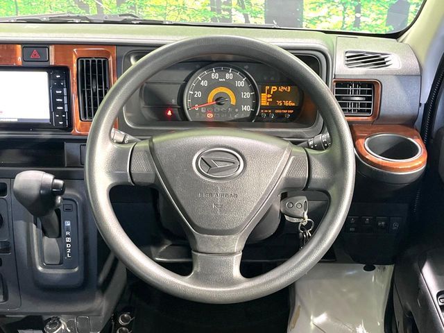 DAIHATSU HIJET CARGO 4WD 2018 Image 31