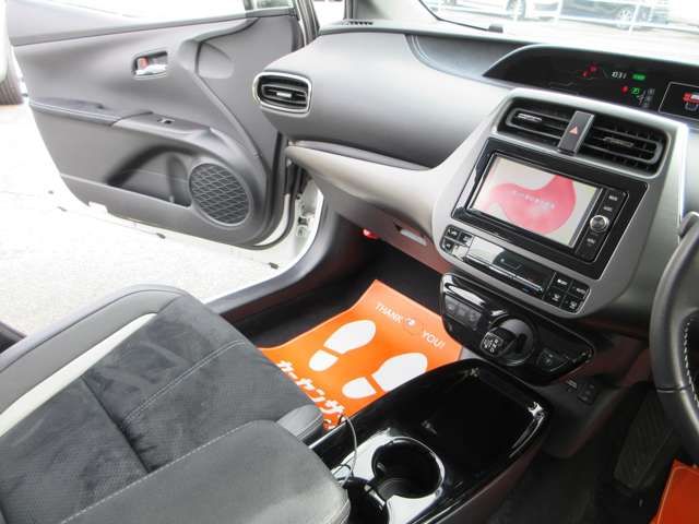 TOYOTA PRIUS PHV 2017 Image 31