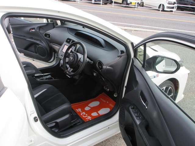 TOYOTA PRIUS PHV 2017 Image 31