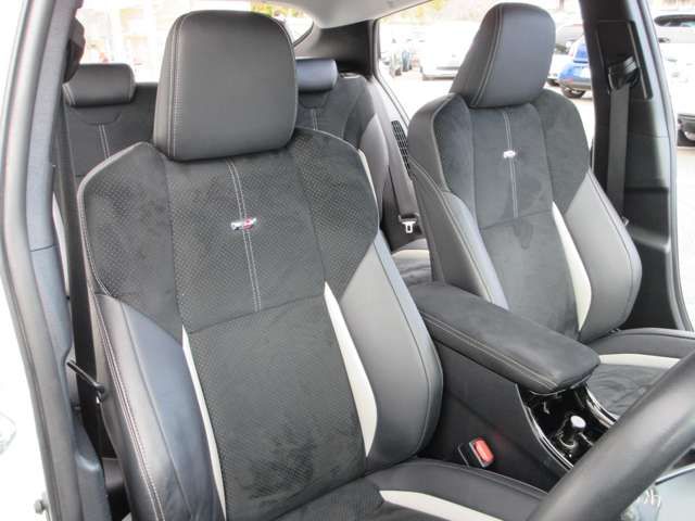 TOYOTA PRIUS PHV 2017 Image 31