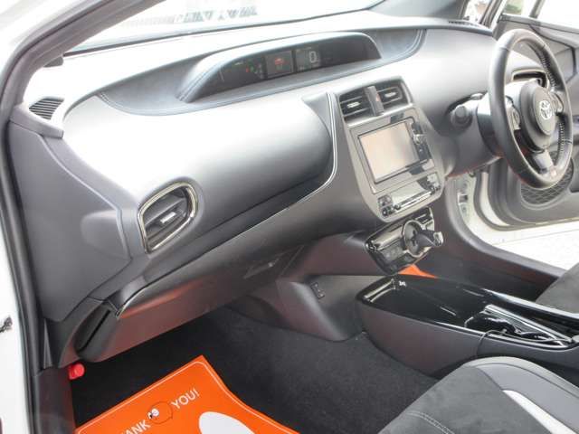 TOYOTA PRIUS PHV 2017 Image 31