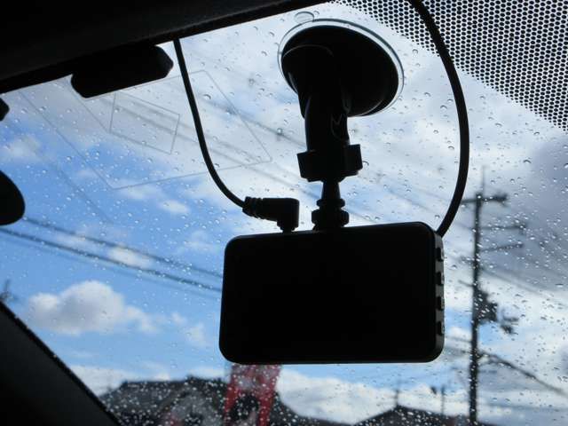 TOYOTA PRIUS PHV 2017 Image 31