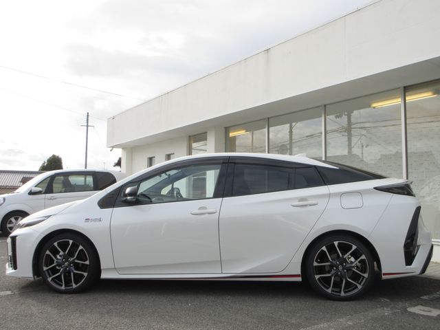 TOYOTA PRIUS PHV 2017 Image 31