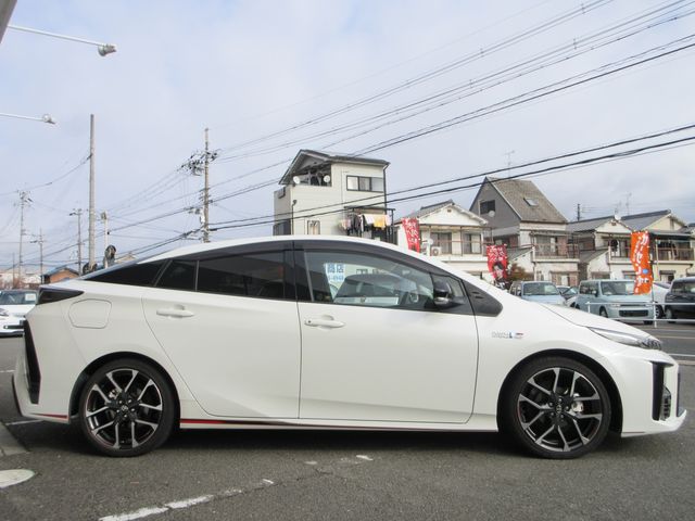 TOYOTA PRIUS PHV 2017 Image 31