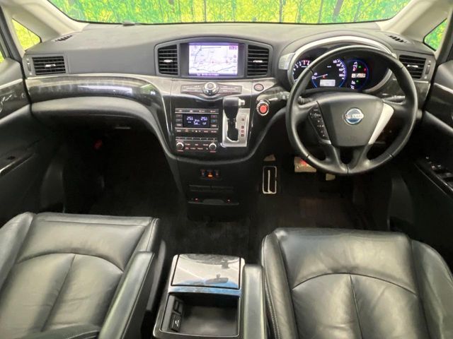 NISSAN ELGRAND 2013 Image 31