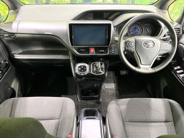 TOYOTA VOXY HYBRID 2018 Image 31