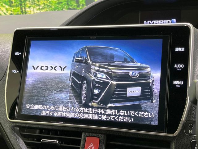 TOYOTA VOXY HYBRID 2018 Image 31