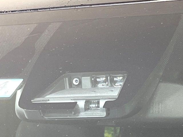 TOYOTA VOXY HYBRID 2018 Image 31