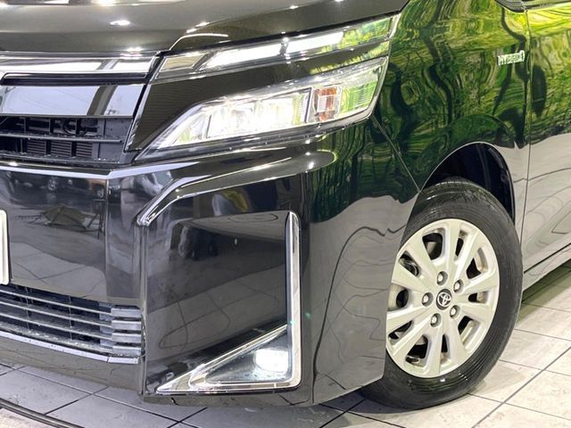 TOYOTA VOXY HYBRID 2018 Image 31