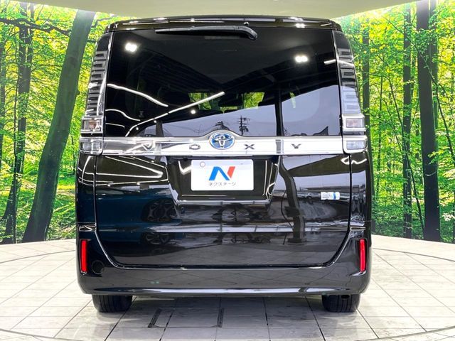 TOYOTA VOXY HYBRID 2018 Image 31