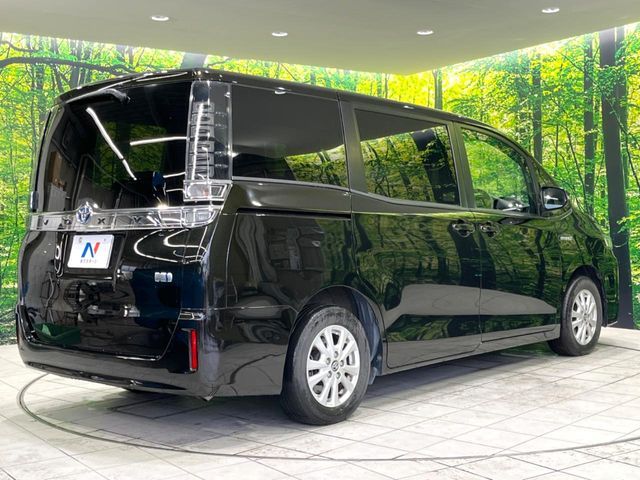 TOYOTA VOXY HYBRID 2018 Image 31