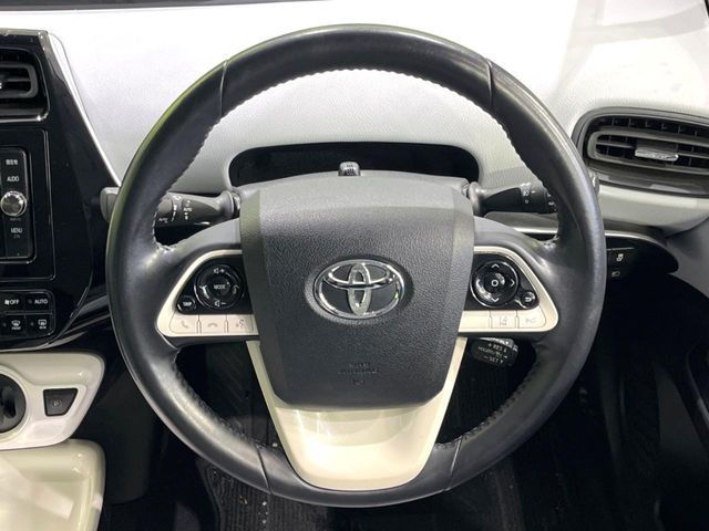 TOYOTA PRIUS 2017 Image 31