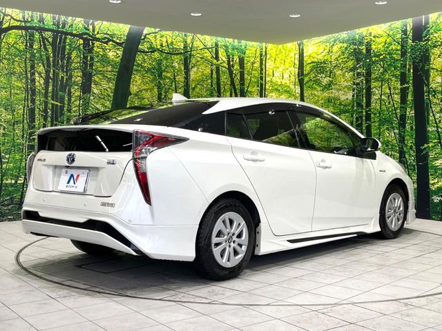 TOYOTA PRIUS 2017 Image 31