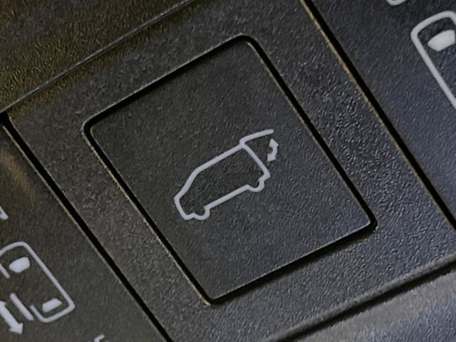 TOYOTA VOXY 2024 Image 31