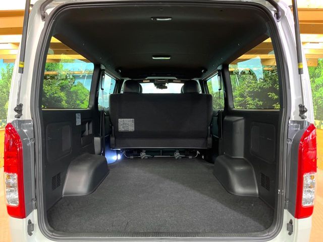 TOYOTA HIACE VAN 2WD 2024 Image 31