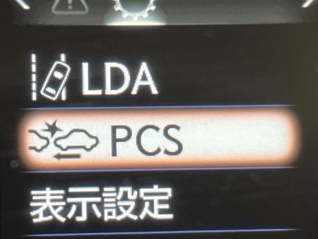 TOYOTA LEXUS IS300H 2018 Image 31