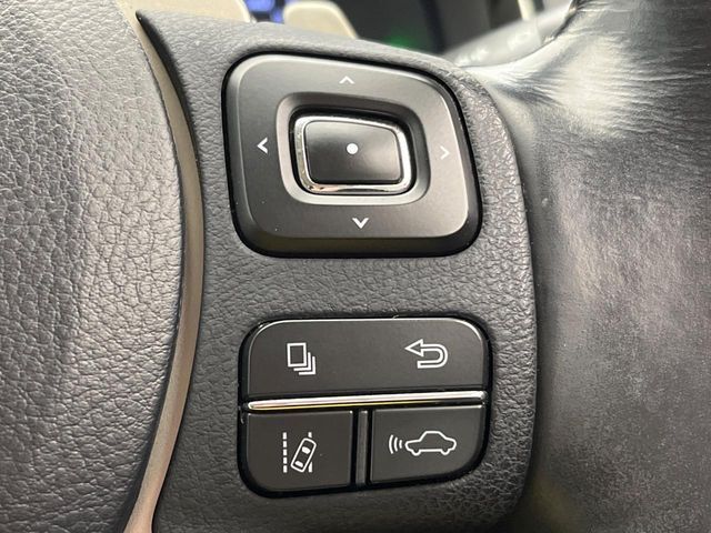 TOYOTA LEXUS IS300H 2018 Image 31