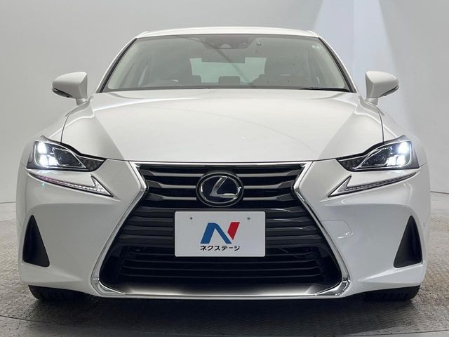 TOYOTA LEXUS IS300H 2018 Image 31