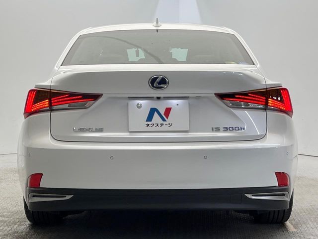 TOYOTA LEXUS IS300H 2018 Image 31