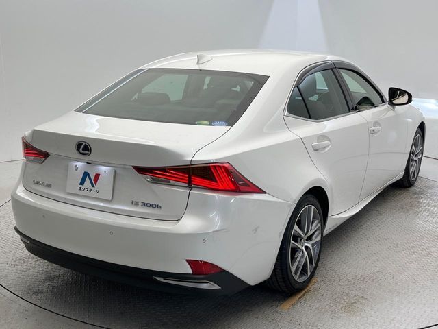 TOYOTA LEXUS IS300H 2018 Image 31