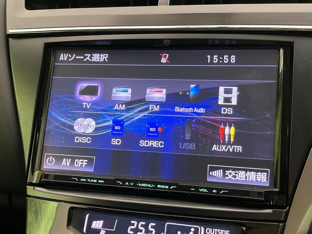TOYOTA PRIUS ALPHA 2015 Image 31