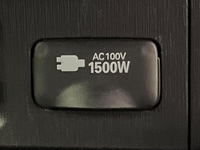 TOYOTA PRIUS ALPHA 2015 Image 31