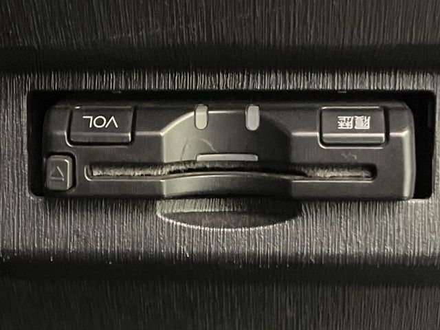 TOYOTA PRIUS ALPHA 2015 Image 31