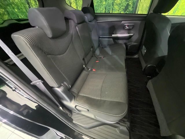 TOYOTA PRIUS ALPHA 2015 Image 31