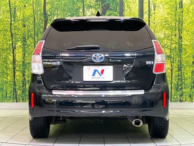 TOYOTA PRIUS ALPHA 2015 Image 31